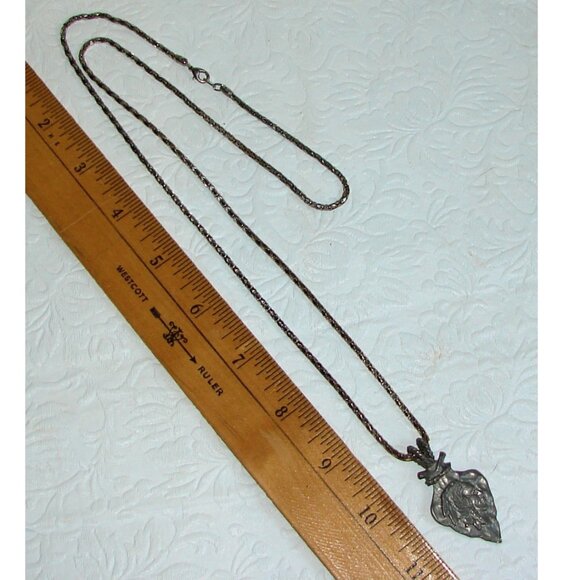 Vtg Native American NECKLACE Pewter Arrowhead w/Warrior Emblem, 30" Chain E42a - Picture 3 of 5